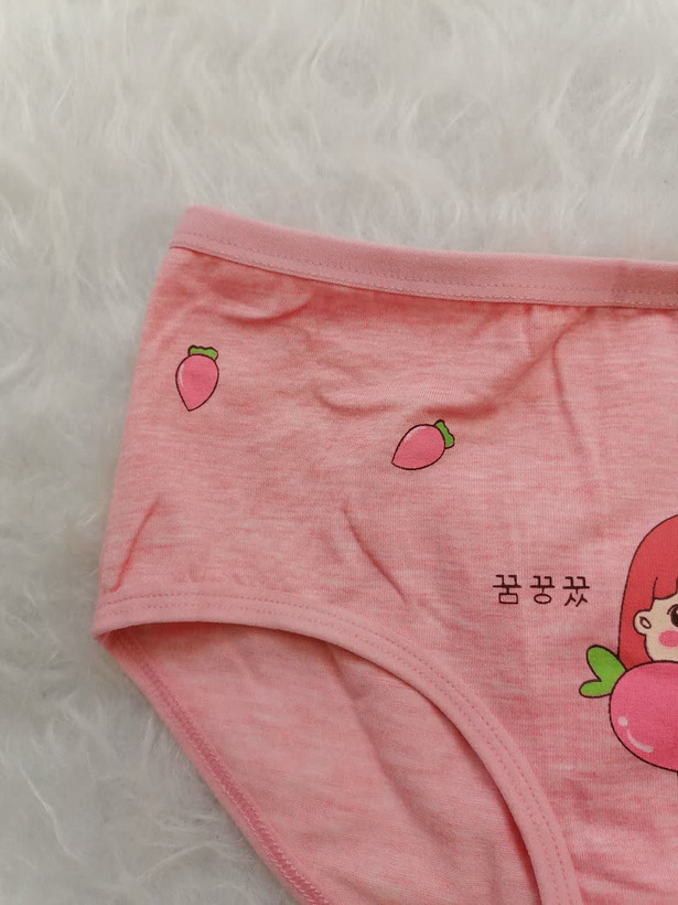شورت عروسکی دخترک توت فرنگی تمام نخ با فاق دو لایه وارداتی